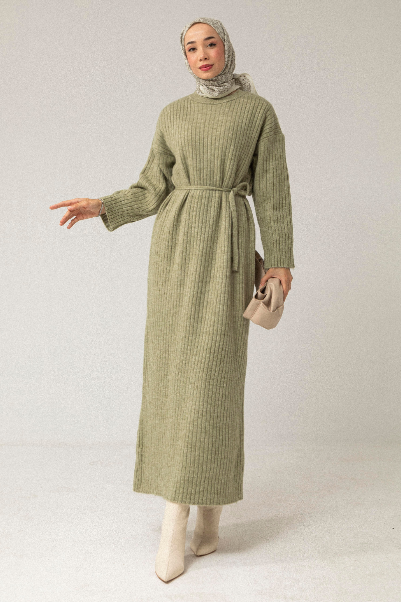 Oversized Fitted Knitwear Dress with Belt